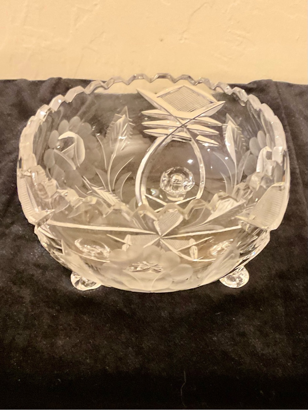 Footed Bowl Brilliant Cut Glass Crystal Sawtooth Rim Pinwheel or Floral Design - Picture 4 of 14